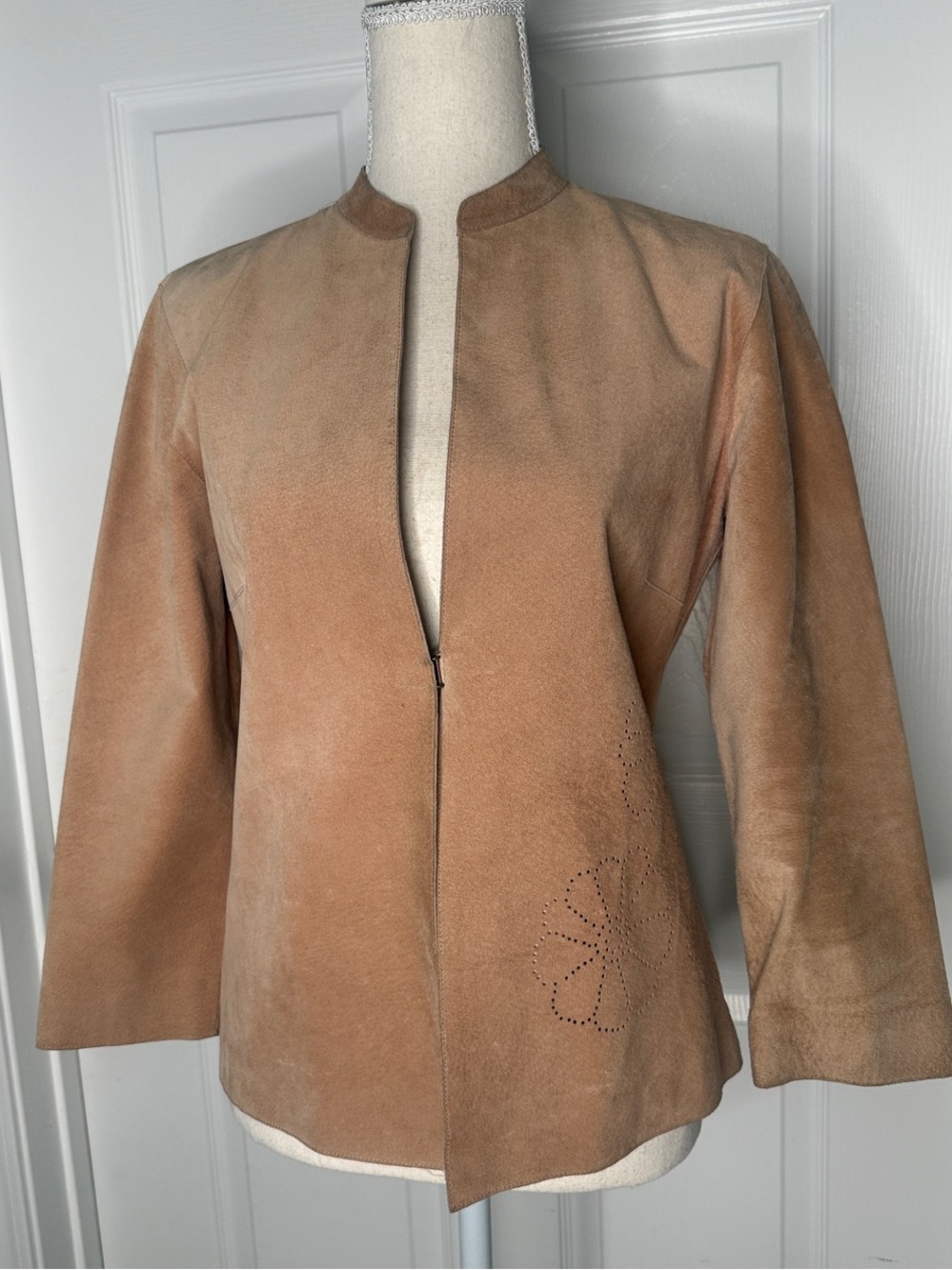 DKNY 100% Suede Leather Jacket Camel Tan Floral Cutout Size 6